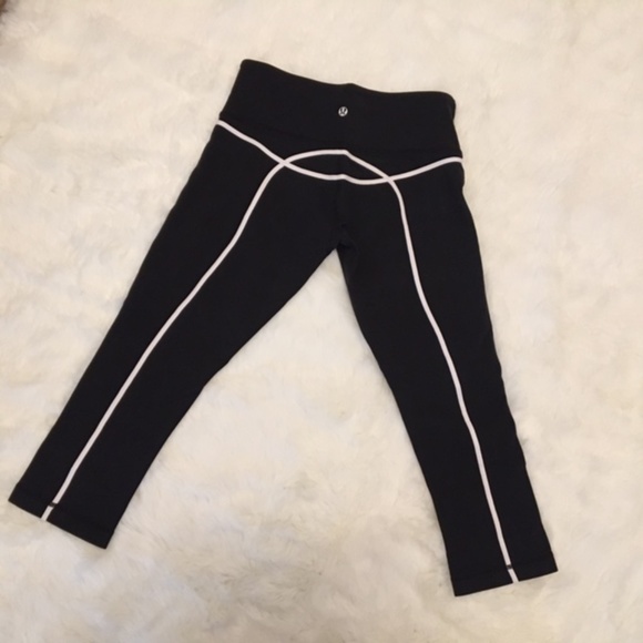 Lululemon Capri Pants Leggings Black White Stripe - Picture 1 of 7